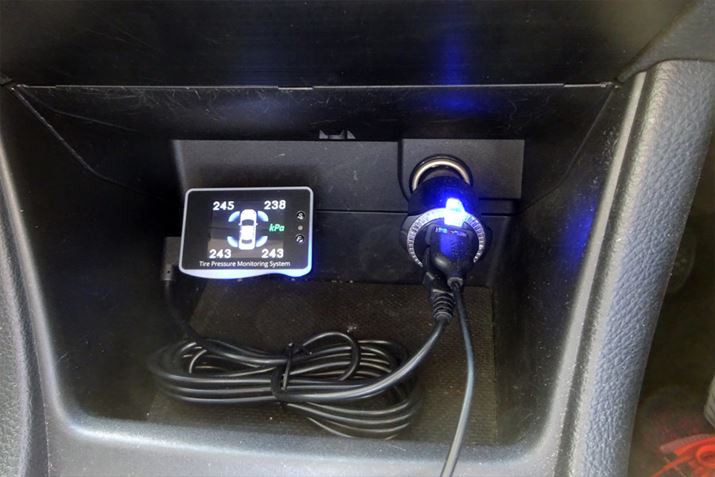 VK[C^[\PbgA܂USB|[gd邾ŐڑBƂ͍Dȏꏊ֌Œ肵܂