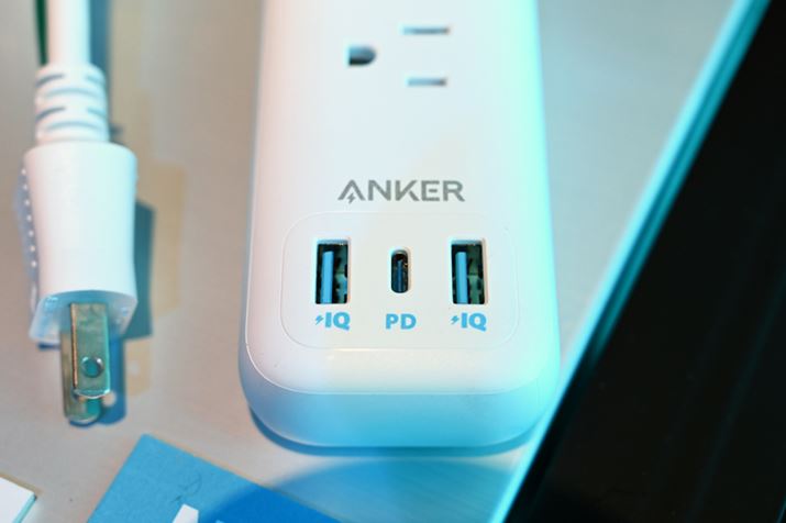 USB Type-C|[gő30Wo͂܂ŁAUSB A|[gPowerIQڂōő18Wo͂܂őΉ