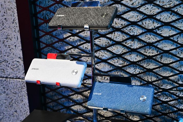 t@ubNfނgpăKWFbg𔖂߂oCobe[[d̓\肵Ă邻