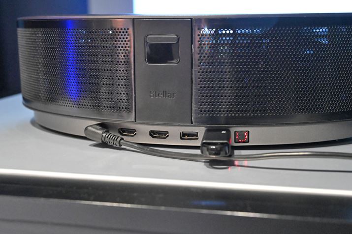 {̔wʂɂHDMI×2AUSB A|[g×2ȂǂpӂĂ