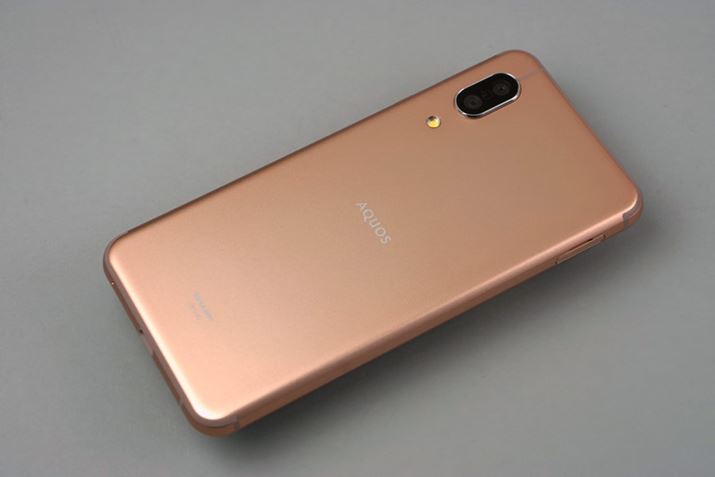 {fB͈A~BVvŁAlIтɂfUC