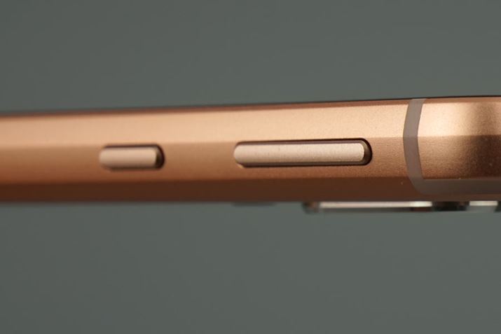 {fBEʂɓdƃ{[̊e{^zu