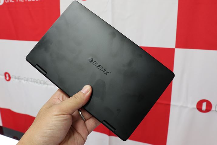 8.4^̃fBXvC𓋍ڂOneMix3ProB10CorevZbT[̗p