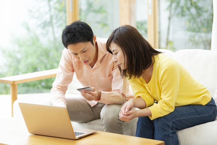 ʃ|CgNWbgJ[hŒ܂|CgȂǂЉvɊpłdg݂n߂Ă܂