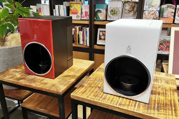 J[̓_[NbhijƃzCgiEjpӁBTCY͕18pƃRpNgł