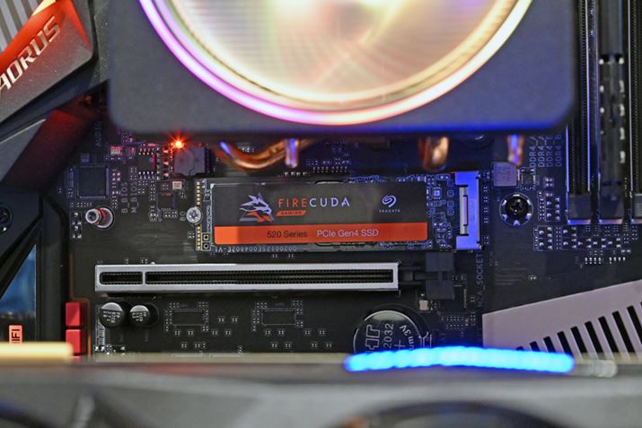 ɁuFireCuda 520 SSDvgݍŃx`}[Nfsꂽ