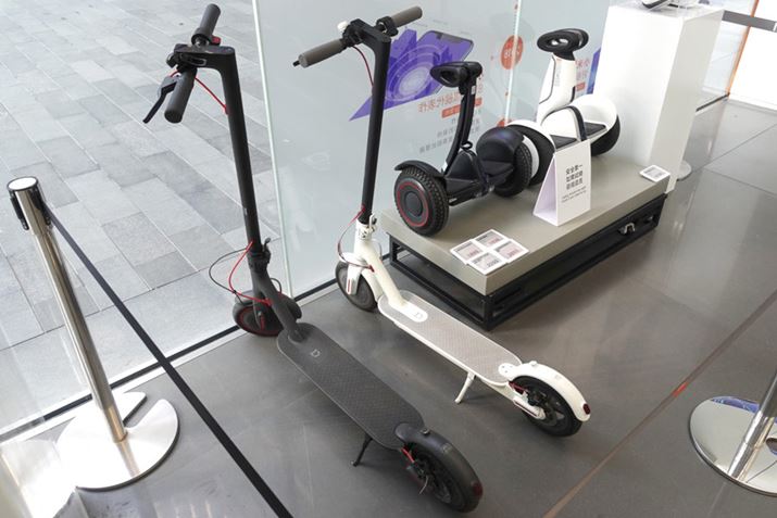 ������́A��N���������L�b�N�{�[�h�ƃZ�O�E�F�C���̏�蕨