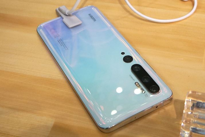 �ʐ^�̐��i�̓O���C�V���[�z���C�g�B�����率�ɂ�������ƃO���f�[�V��������w�ʏ������Ȃ���Ă���