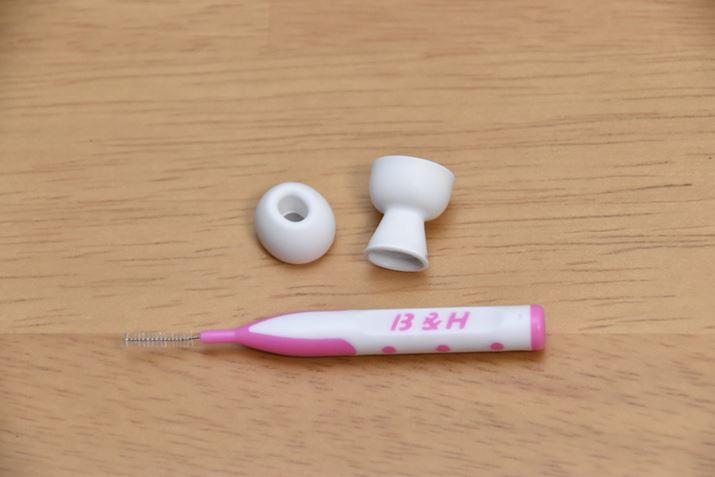 C[`bv͕\ʂłȂA|Ăiʂ́uAirPods Prov̗j