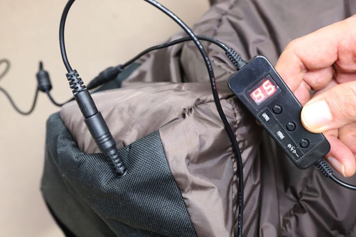 ȂVvȃRg[[A{̒ꕔ̃vOɃZbg