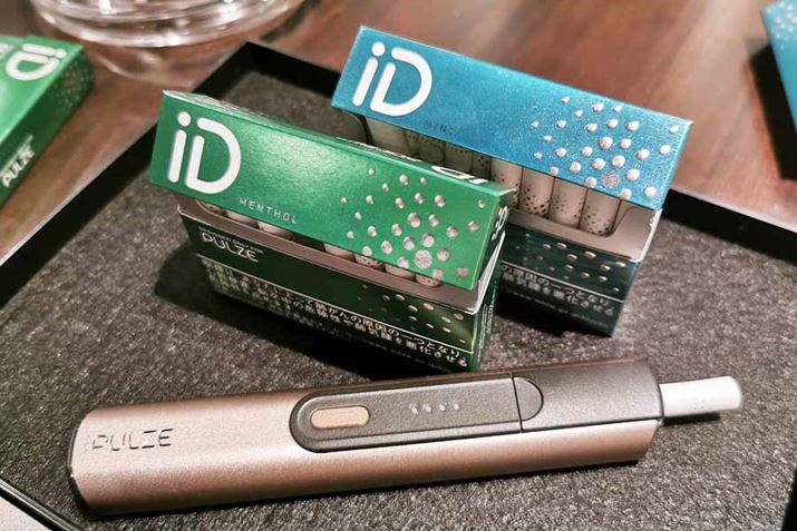 �S���W�J����Ă����p�́uiD�E�X�e�B�b�N�v�̓����\�[���ƃ~���g��2��݂̂Ƃ܂����Ȃ�