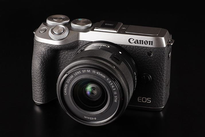 NXőƂȂō14R}/b̍AʂEOS M6 Mark II