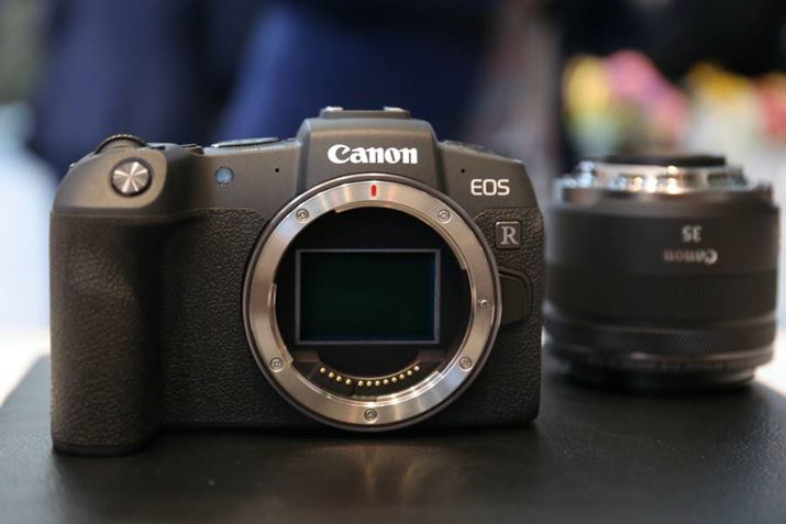 ^EyʂȃtTCY~[XƂēoꂵEOS RP