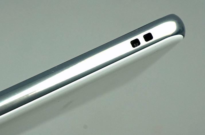 �ŋ߂̃��f���Ƃ��Ă͒������X�g���b�v�z�[���������ʂɔz�u����Ă���