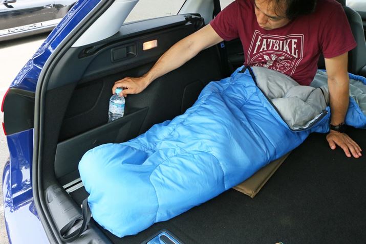 ԑ̌ɂ|PbgAybg{gۂ܂BɓĂ̂낤