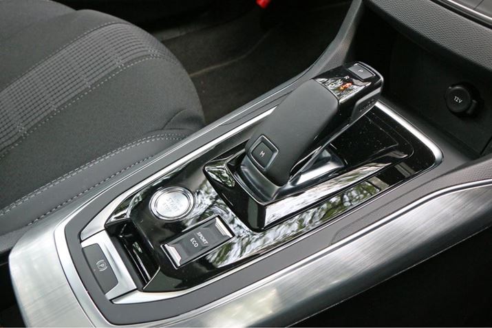 gX~bV8̃I[g}`bNŁA؂ڂȂɍvBVtgo[̌`Ɠł낢