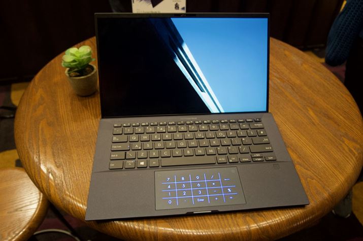 ASUSuExpertBook B9450v870gƂA14C`m[gPCł͐Eyʃ{fB̃rWlX[U[f