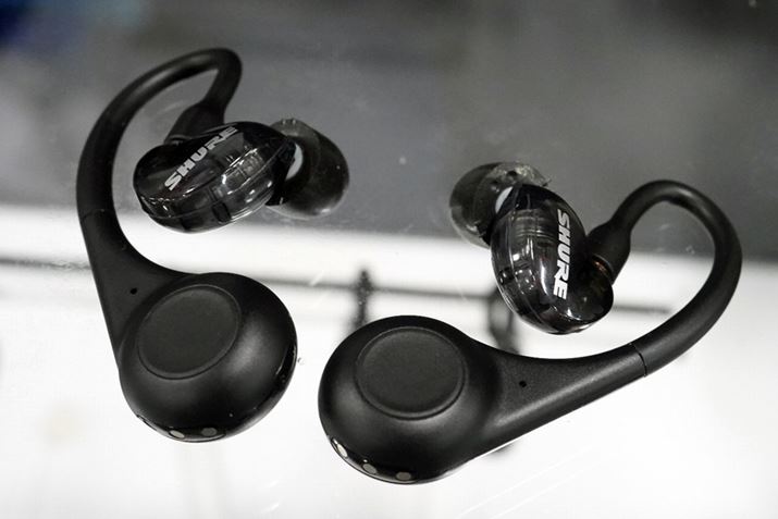 Shure̖@uSE215vSCXuAONIC 215v