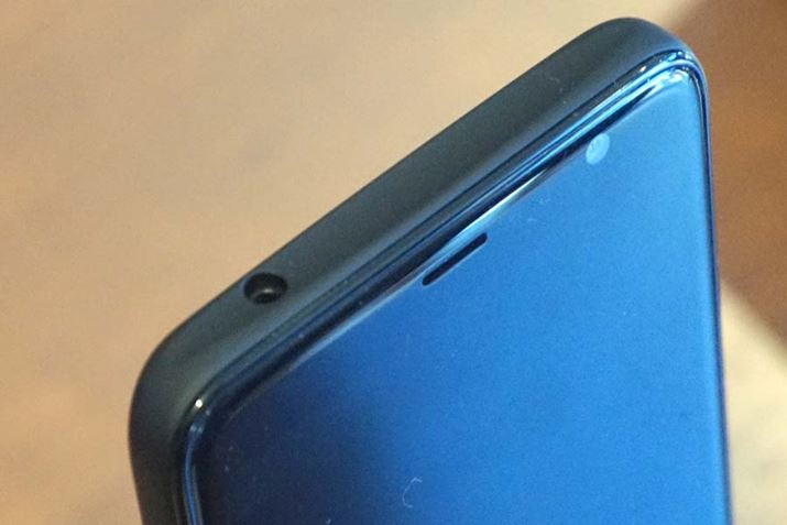 �I���W�i���X�}�z�ɂ́A��ʂɃw�b�h�z���[�q�����ڂ���Ă���