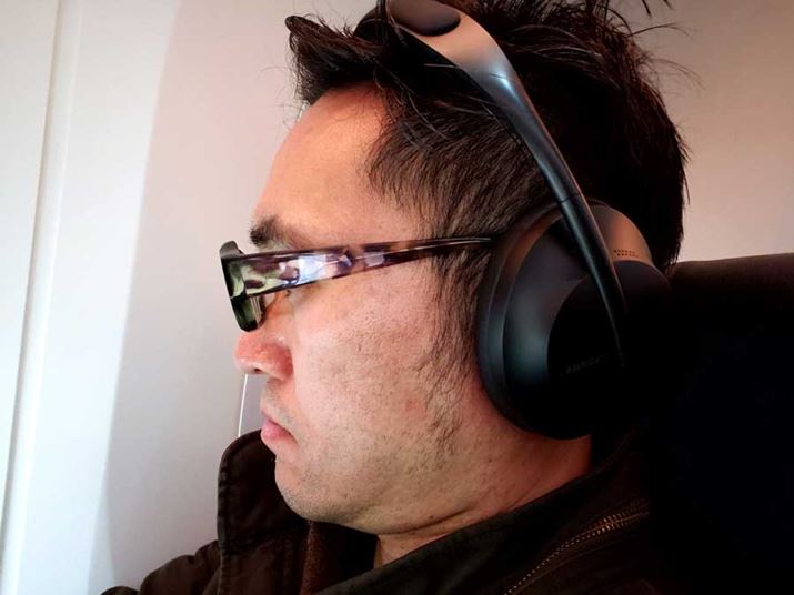 BOSEuNOISE CANCELLING HEADPHONES 700v