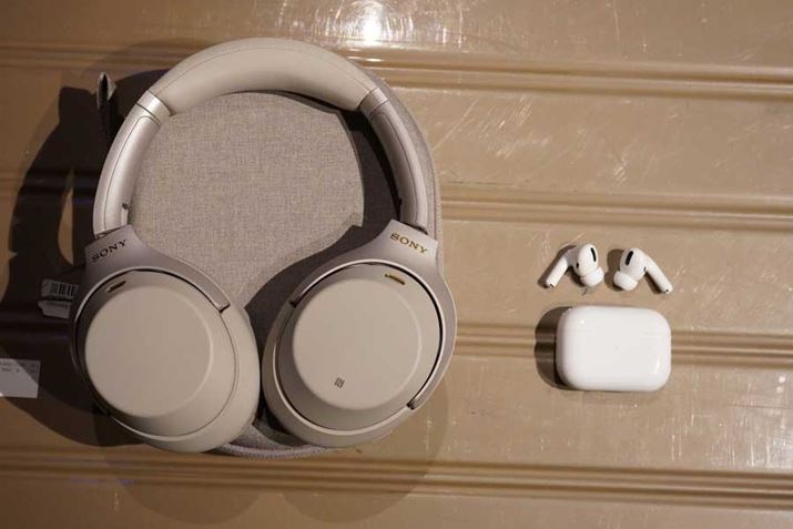 ԃf̃\j[uWH-1000XM3vƃAbvuAirPods Prov