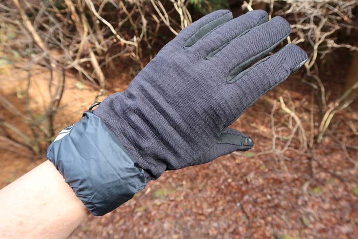 񕔕ɂ݂̑fނp[ebNXNA^BEBht[h͎Ɏ[ꂽԂ