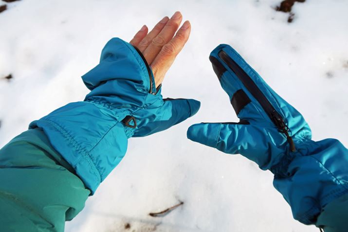 ewȊO4{ô̓J^BO[uŎY΁AewꏏɏoȂƂȂ