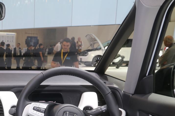 V^utBbgṽtgs[́Aׂ邱ƂŎ΂ߑO̎EコĂ