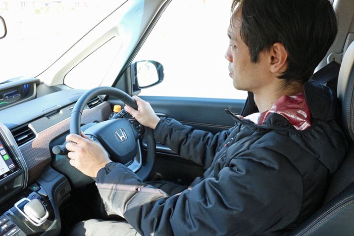 t؍XÎs܂ŉ^]ČB^]ȂɍĂAɂ⑀삵Â炳͂Ȃ