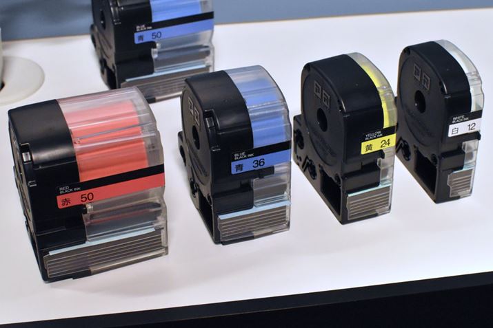 ]̃e[vJ[gbWƕׂĂ݂ƁA50mm̍̕Lۗ