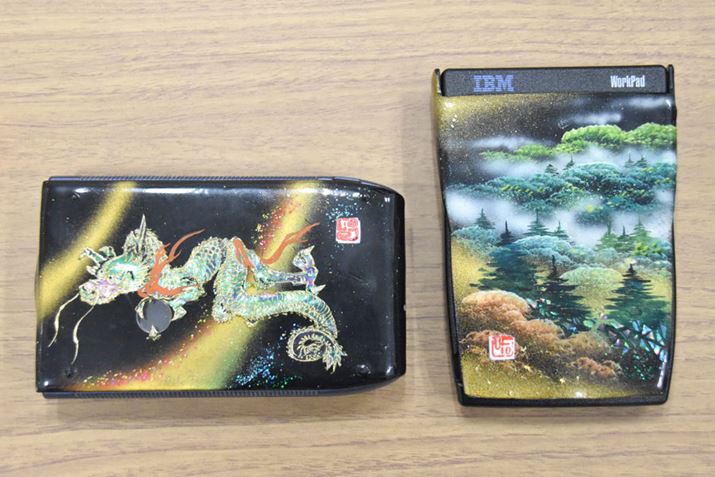 uVisorv́uʉ_vJo[B̋ʂȐFɌdlƂȂĂ