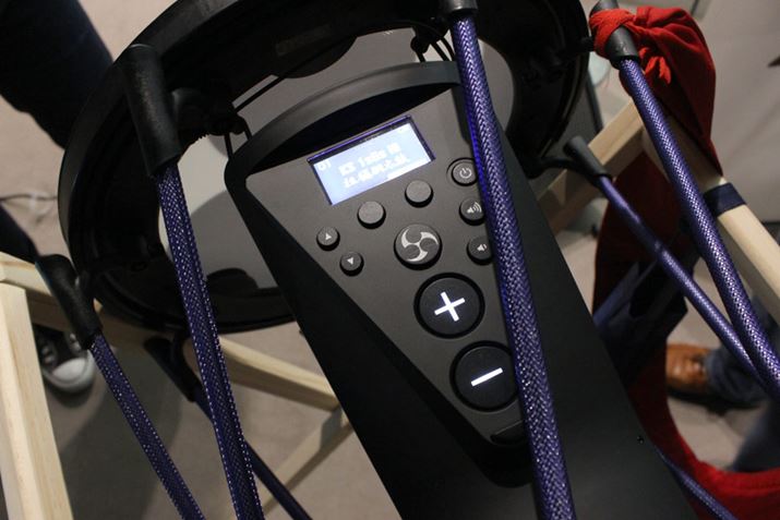 AɃfO𓋍ڂƂdqyB̐؂ւ͎茳̃pls