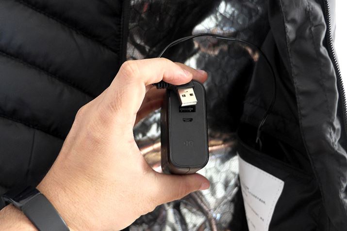 |Pbg̒ɂUSBP[uɃobe[ڑācc