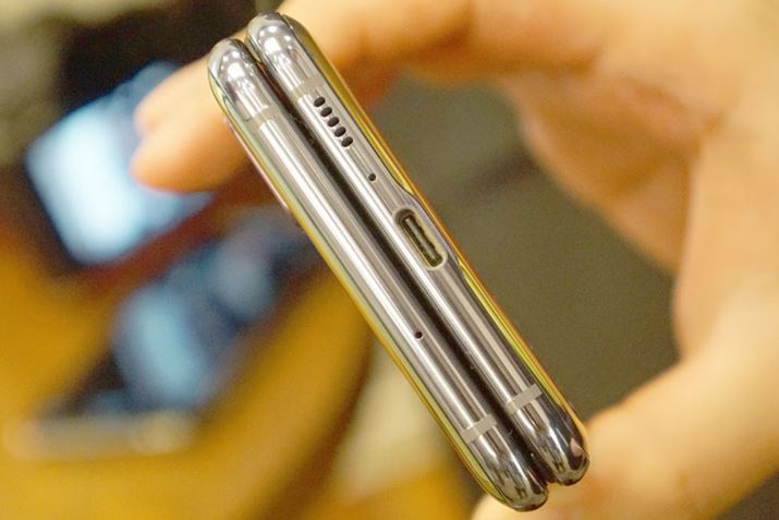 {fBʂUSB Type-C|[g𓋍ځBwbhz[q͔񓋍