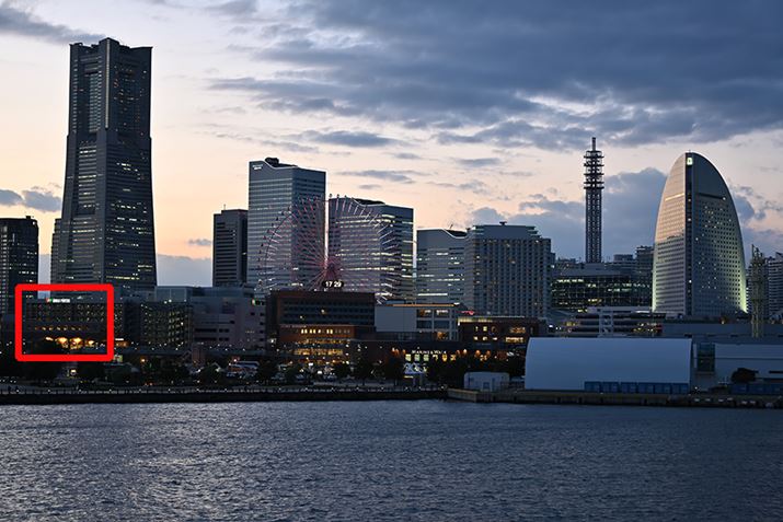 v̖iœ_70mmŎBeBsg͉摜̊ϗԕt߂ɍ킹ĂBԘg؂oɂȂ