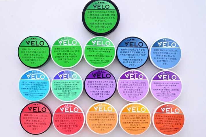 �u�x���v�͑S16��ނœW�J�B1�p�b�N15�p�E�`�i�j���肪��{�ŁA���i��360�~�i�ō��j�B�ʐ^��́A���傫���u�E���g���v�̂݁A1�p�b�N20�p�E�`�����500�~�i�ō��j