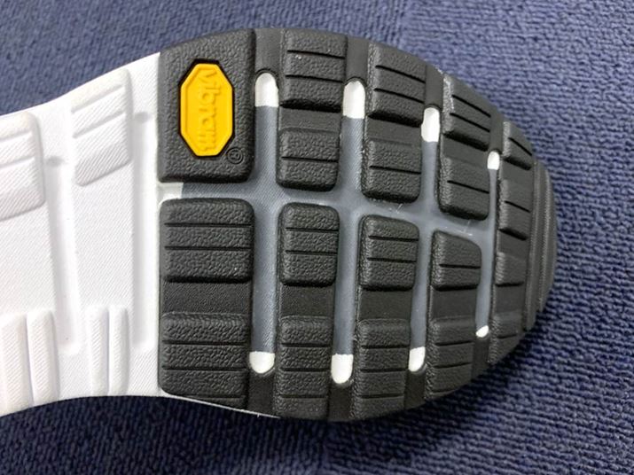 ~bh\[̑Oɂ́Afނ́uFASTFOAMvBRoɗ͋i͂^Ă