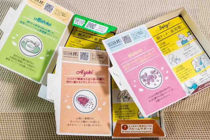 �܂�ł��َq�̂悤�ȁA�J���t���Ȕ��̓���