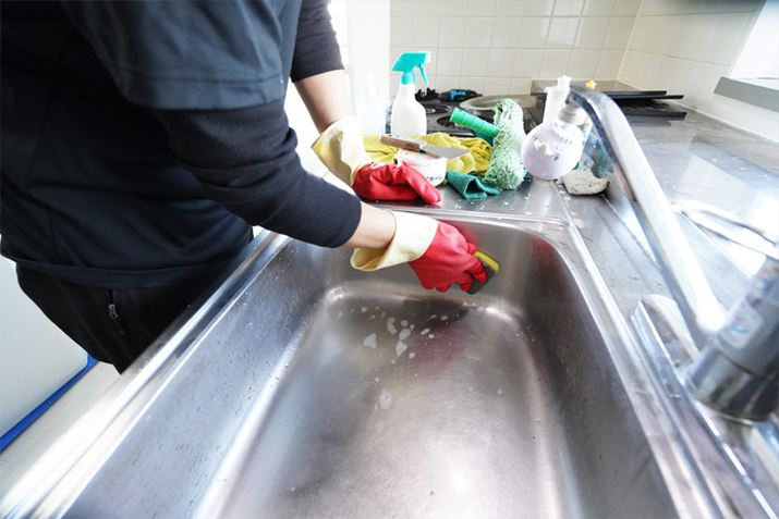 Rc̓KK炸ɁA邭Ɨ͂ꂸ5قǑŜ𖁂