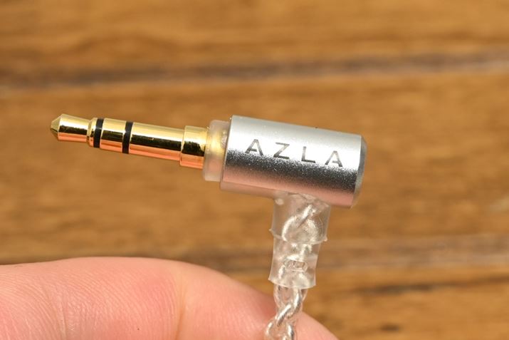 vOL^BX}z̃P[XƊȂ悤ɒiĂĂ̂肪