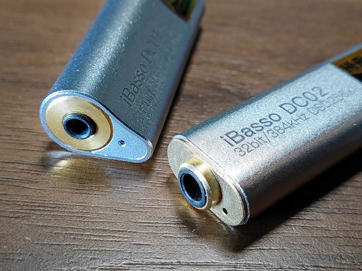 iBasso AudiouDC01vƁuDC02v
