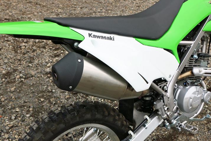 KLX230Z}t[́AyʉɍvBdS痣Ă镪Ayʉɂe傫