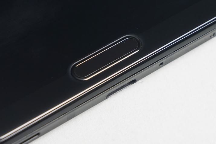 wF؃ZT[̓fBXvCɓځBݒŃz[{^˂邱Ƃł