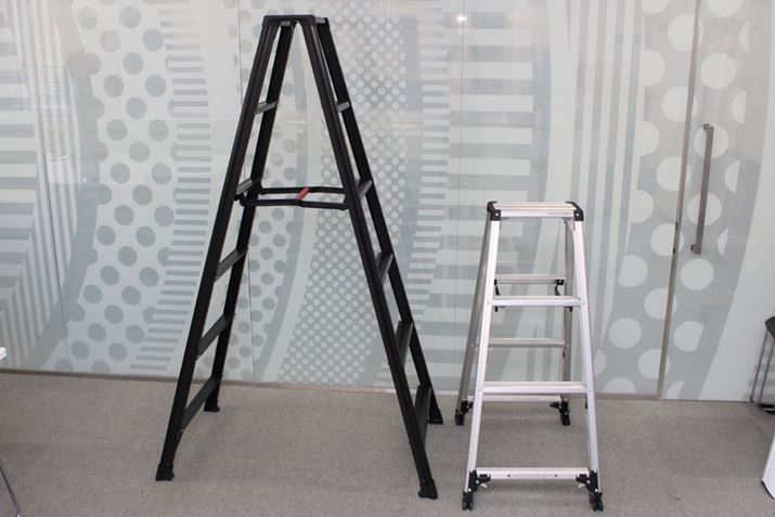 rƂ΃Vo[FʓIłAubNƂłʂɃJbRCC