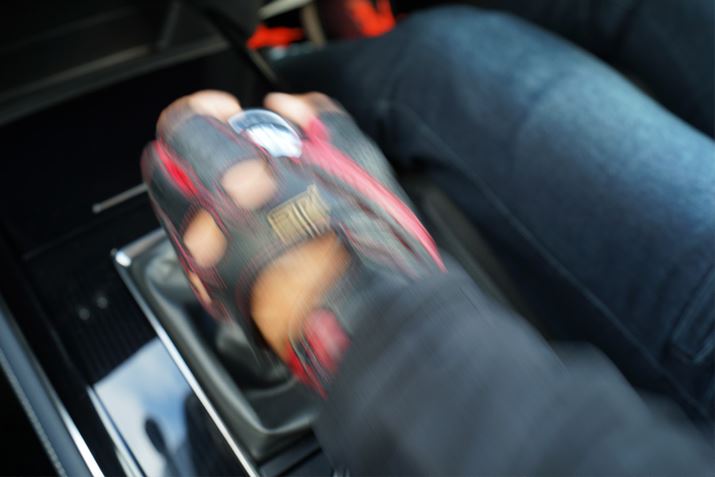 �V�t�g���o�[�𓮂����ăM�A�`�F���W�����Ƃ��̃t�B�[�����O���N���}�D������낱�΂��܂�