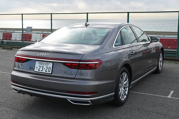 �A�E�f�B�uA8�v�E���A