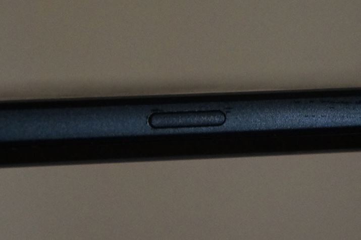 �{�f�B�����ʂɂ́A�{�����[����Google�A�V�X�^���g�̌Ăяo���Ȃǂ��s����t�@���N�V�����{�^����z�u����