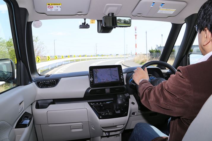 OHueKXy[Xv͑O瑤A܂őSʂŎE悭A^]₷