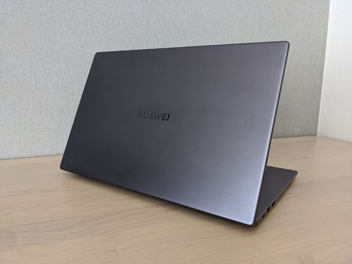 ^{fB̖{̂͌pڂقƂǂȂBJo͎ʐ^̃Xy[XOĈ