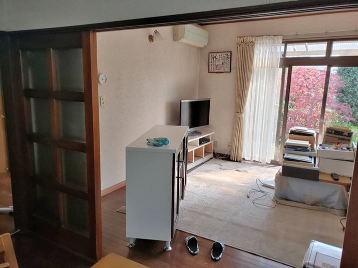 �L�b�`�����猩���e���r�i����ւ����ɎB�e�j